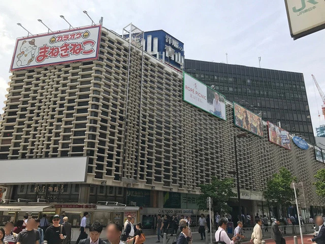 サラリーマンの楽園「ニュー新橋ビル」が魅力的なビルになった理由と、建て替えが困難な問題