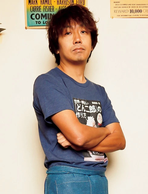 「どん二郎」発案者 野島慎一郎......ライター、イラストレーター、マンガ家、B級フード研究家。カップ麺「どん兵衛」にひと手間を加えて、人気店「ラーメン二郎」風の味を再現した「どん二郎」の発案者。独創的なアレンジB級フードを次々と発明している