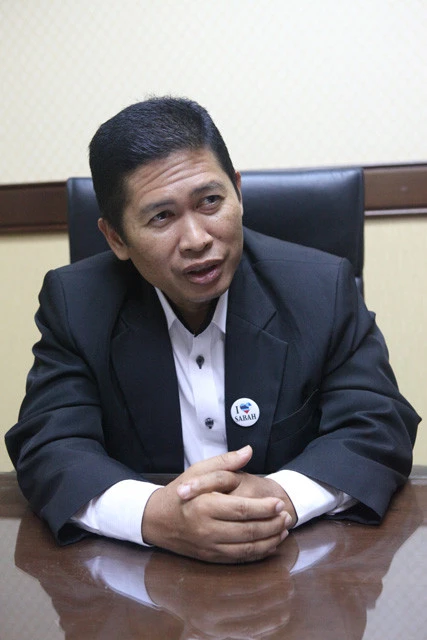 スマトラサイの保全を行なうＮＧＯ「ＢＯＲＡ」のアブドゥル・アハマド会長。絶滅を防ぐためｉＰＳ細胞を使った日本の技術に期待する