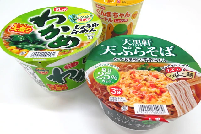 群馬の企業が製造するカップ麺や、ゆるキャラ「ぐんまちゃん」のラーメン、焼きそばも販売