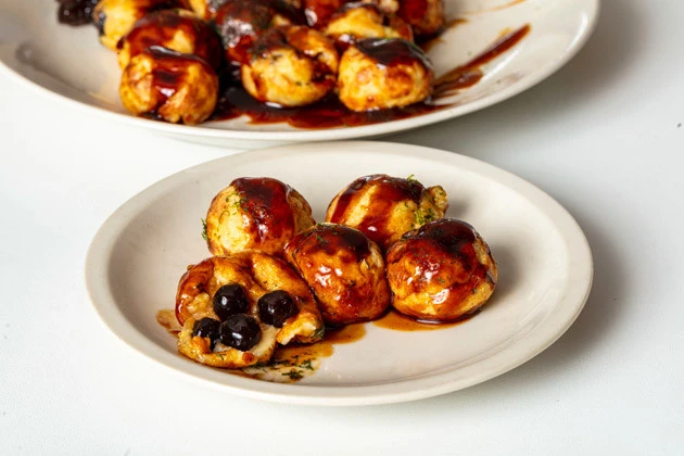 【B級フード研究家・野島慎一郎のバカレシピ】たこ焼きの中身をタピオカに代えてみたら激ウマだった!「タピ焼き」