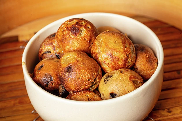 【B級フード研究家・野島慎一郎のバカレシピ】タピオカドリンクを焼いたら新スイーツに!「タピーカステラ」