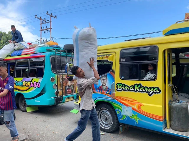 ネイマールのスプレー画が派手。イタ車の部類って言っても良い感じ？（笑）