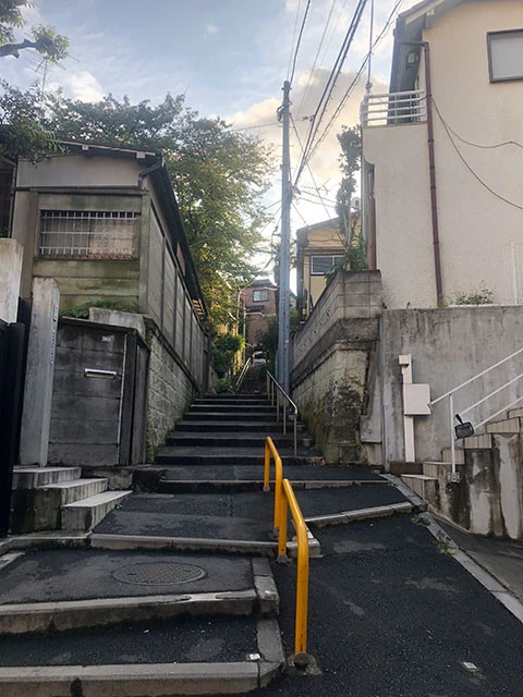 "路地を見つけるとつい入ってしまう病"の市川紗椰「東池袋５丁目は路地のパラダイス」