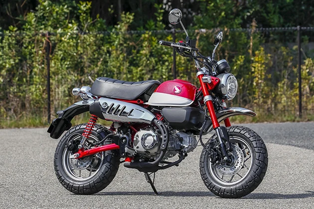 ホンダ モンキー125 価格:40万7000円 50cc時代はホビー感覚が強かったが、大きな車体を手に入れ機能性も申し分なしに。ストリートをキビキビ走ってくれる