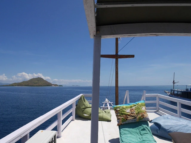 あれ？　十字架？　私、生きてるよねぇ？