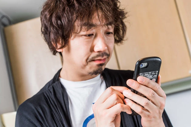 (3)クックパッド! ティラミスの作り方を調べてみるも、「簡単」とうたいながらも初心者には難しそうなレシピが多いことに愕然。仕方がないので市販のティラミスをそのまま使用することに