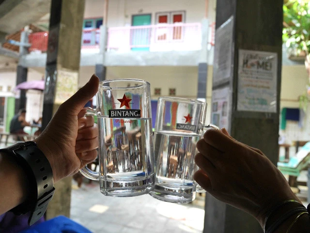 ウェルカムドリンクの水で乾杯！