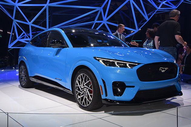 第１位　フォード　マスタング・マッハＥ　マスタングの名を持つＳＵＶクーペのＥＶ「マッハＥ」。会場で注目のモデルだった