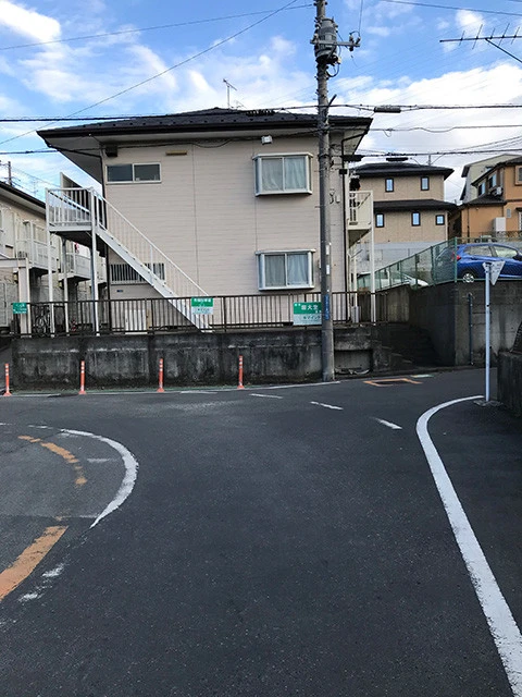 横浜国大の学生のみをターゲットにしたアパート。駅から近い場所にあるので、2、3年後には都内へ通う人も住むようになるだろう