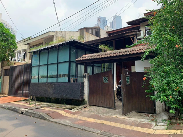 ＢＮＩ駅から徒歩１分の安宿