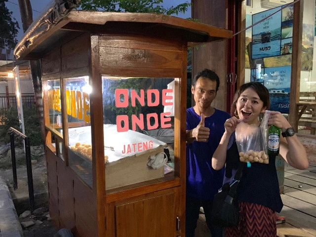 オンデオンデ屋台の店主とはその後顔見知りに