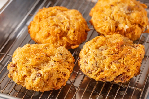 (4)完成! 「ラ王坦々メンチカツ」