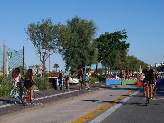 リミニはアドリア海に面するリゾート地