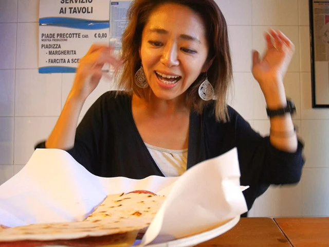 移動疲れでボロボロの私、やっとゴハンにありつく