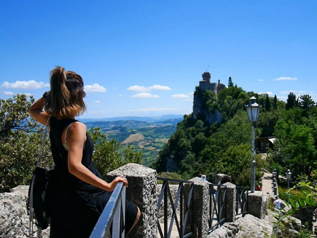 旅人マリーシャの世界一周紀行:第213回「世界で5番目に小さい国。天空の城塞都市サンマリノで五感が覚醒する」