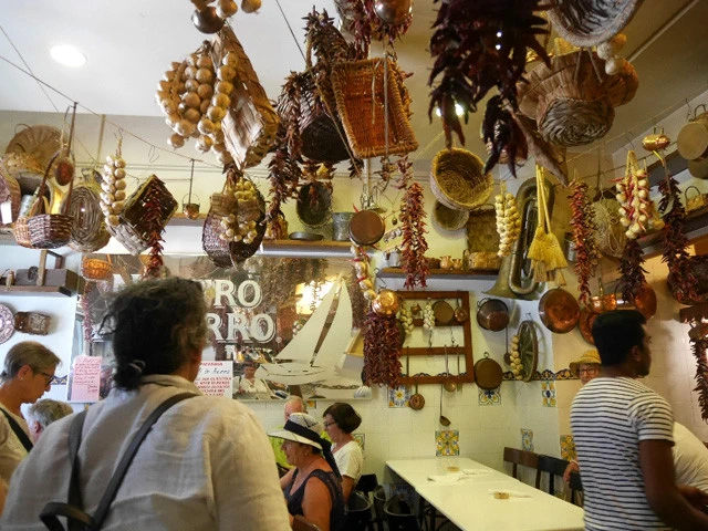 5ユーロピザの店内