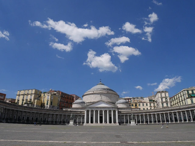 プレビシート広場のサン・フランチェスコ・ディ・パオラ聖堂