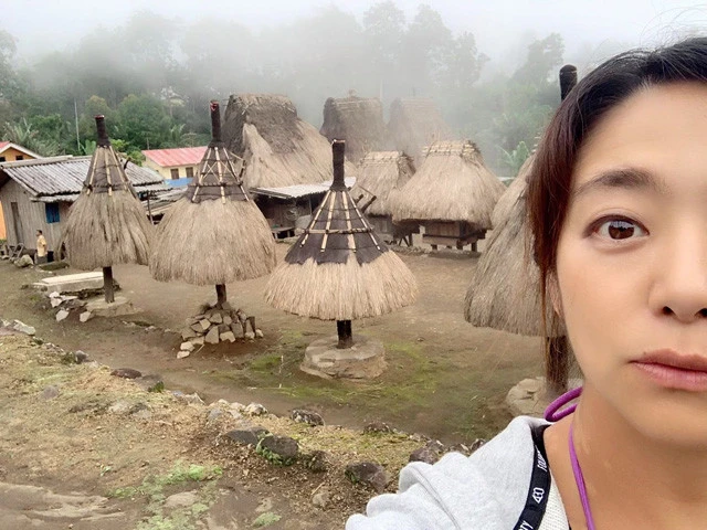 濃い霧に包まれていく村