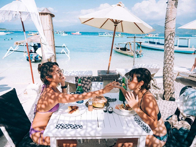 旅人マリーシャの世界一周紀行：第２３９回「最高すぎるビーチ！　排気ガスが存在しない３つの秘境アイランド」