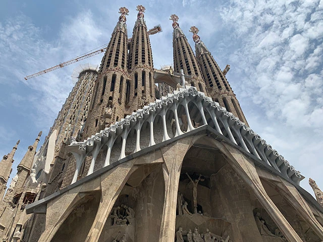 なんだか新しいサグラダファミリアって感じ!