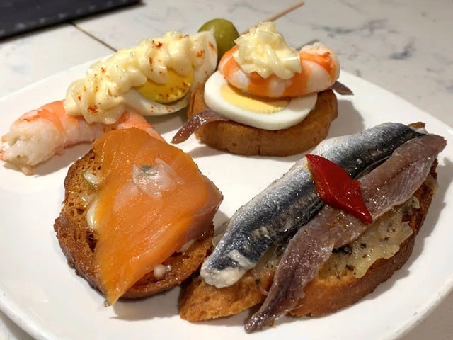 「Ｃａｓａ　Ｕｒｏｌａ」のピンチョス。小ぶりでシンプル