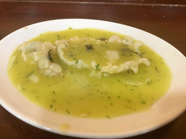 バスク郷土料理「白身魚のピルピル（白身魚のオイル煮）」