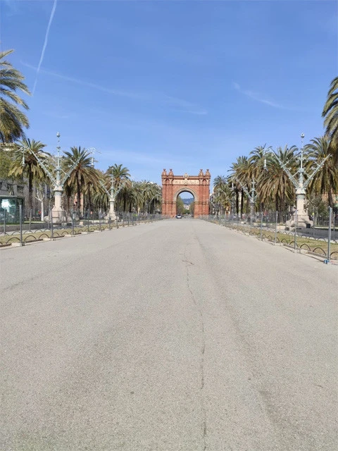 バルセロナの名所「シウタデリャ公園」にも誰もいない（写真提供：トム）