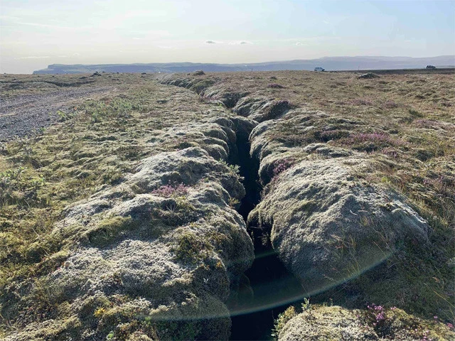 有名なエルドフロイン溶岩原の周辺と思われるが不明