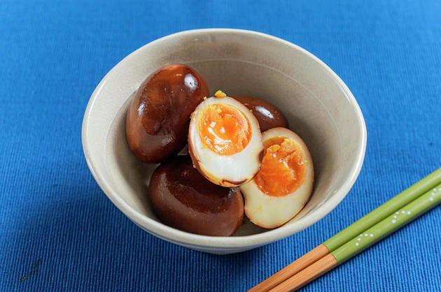 【Ｂ級フード研究家・野島慎一郎のバカレシピ】あの味がじっくり染み込んだ卵料理のニューノーマル！「ペヤング味玉」