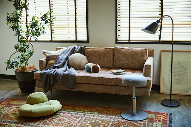 「ミズノヘルシーインテリア」シリーズ。右のル・プリエ スクワットは累計販売１万台を突破