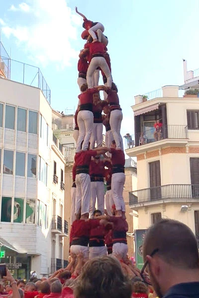 「アンチャネータ」が頂上で片手を挙げた瞬間！