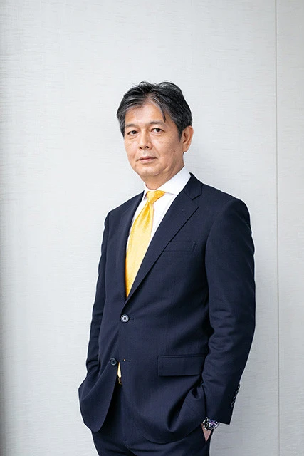 スポーツ＆警察小説の名手・堂場瞬一が"弾丸食い"に挑戦！「どれだけ戸惑ったか、美味しかったかをルポとして残したかったんです」