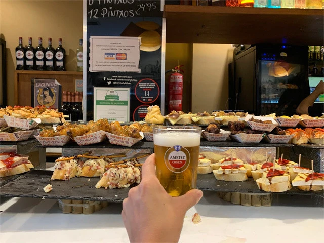 ビールのサイズも様々でありがたい！　はしごするかもだから小さいのにしたよ！