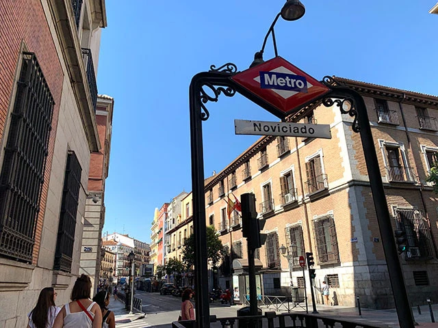 トムと会うためにやってきたＮｏｖｉｃｉａｄ駅