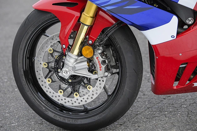 １１年ぶりのフルモデルチェンジで ガチすぎるホンダ が帰ってきた ホンダ ｃｂｒ１０００ｒｒ ｒ の全貌に迫る ライフ 文化 ニュース 週プレnews 週刊プレイボーイのニュースサイト