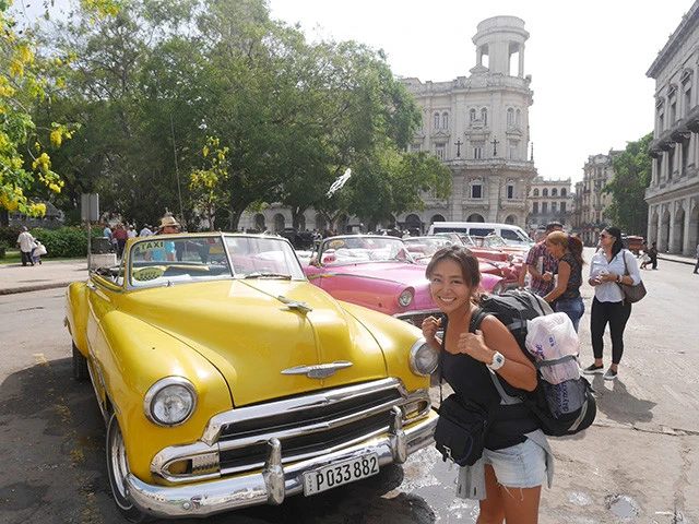 美人探しの旅レッツゴーの旅人。さて、ここはどこの国でしょう？