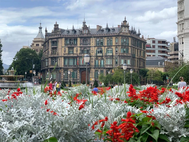 ポール・アンカール設計の「チャバリ宮殿」はフランドル様式