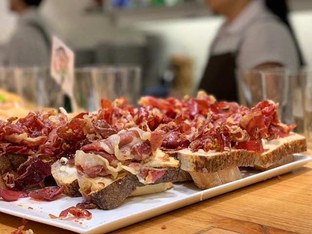 ハムのピンチョスはお酒が進みそう