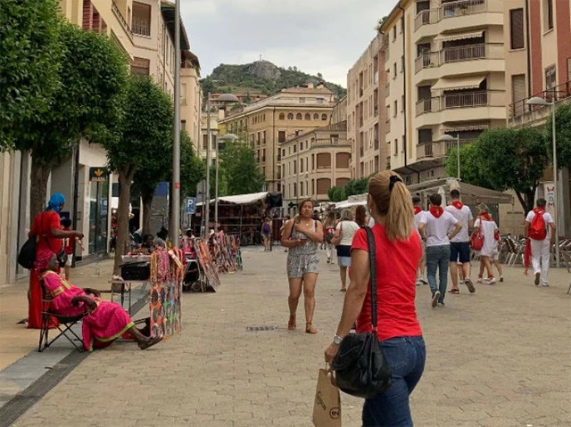 旅人マリーシャの世界一周紀行 第268回 スペインの小さな街で暮らす日本人と ミニ牛追い祭り ライフ 文化 ニュース 週プレnews 旅人マリーシャの世界一周紀行 第268回 スペインの小さな街で暮らす日本人と ミニ牛追い祭り ライフ 文化 ニュース 週プレnews