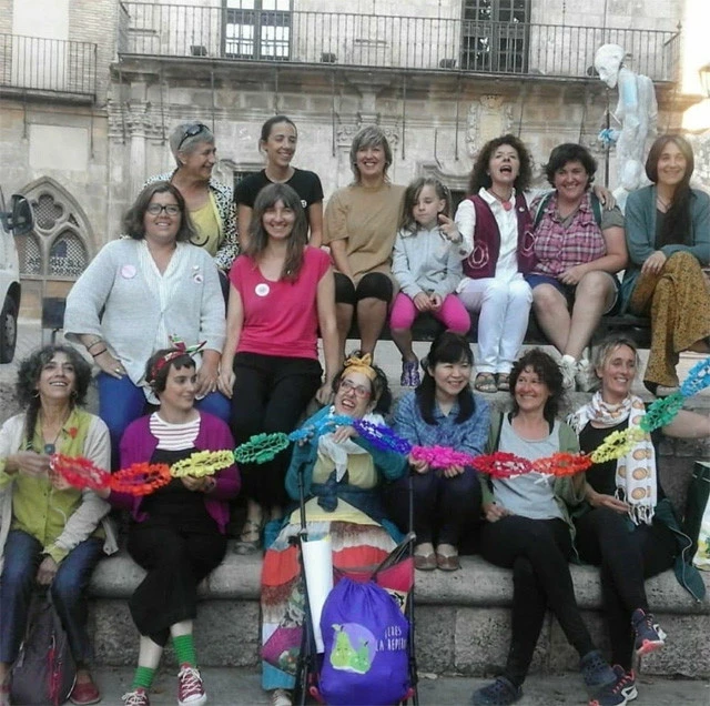 アートフェアが終わった後に仲間と撮った写真（本人提供。以下同）