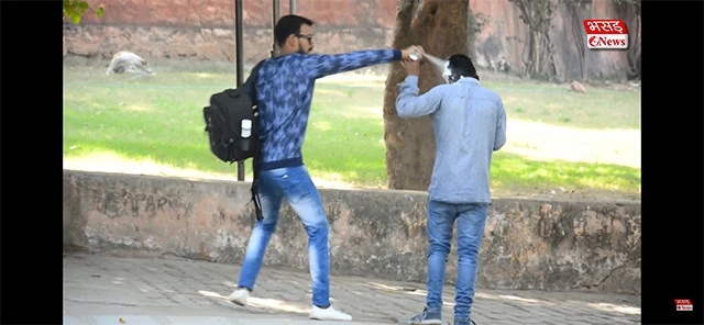 道をゆく一般人に突然スノースプレーを噴射するYouTuberグループの『Bhasad News』(チャンネル登録者数124万人)。こういうイタズラ動画も人気ジャンルのひとつ