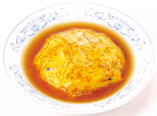 ぎょうざの満洲。関東発祥のチェーンで、関西進出の際に醤油餡を考案。関東では一年のうち1ヵ月だけの限定メニュー。写真は関西(醤油)