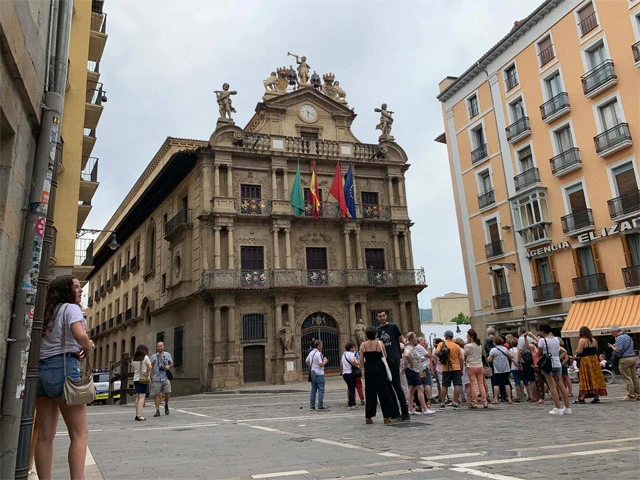 パンプローナ市庁舎。牛追い祭りのスタート地点。ロケット花火の合図とともにスタート