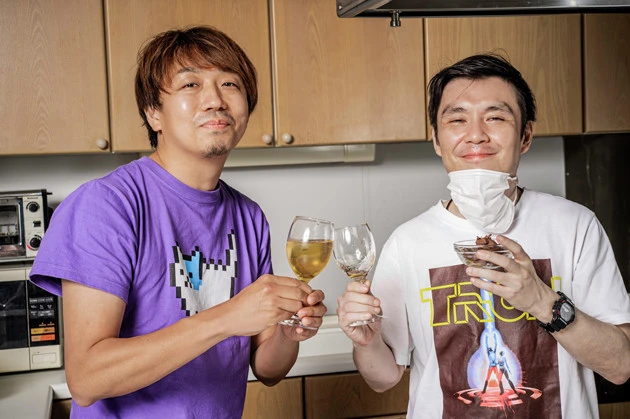 （５）乾杯！　ブランデーを氷と強炭酸水で割り、軽くかき混ぜればフレンチハイボールの完成。甘味もほのかに漂う優しい味に包まれよう。もちろんロックやお湯割りにして飲んでもＯＫ！