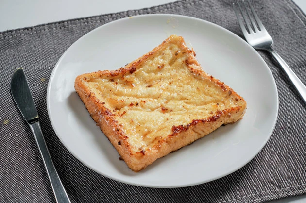 【Ｂ級フード研究野島慎一郎のバカレシピ】炒め物のもとで作るフレンチトースト？「ニンニクあんかけトースト」