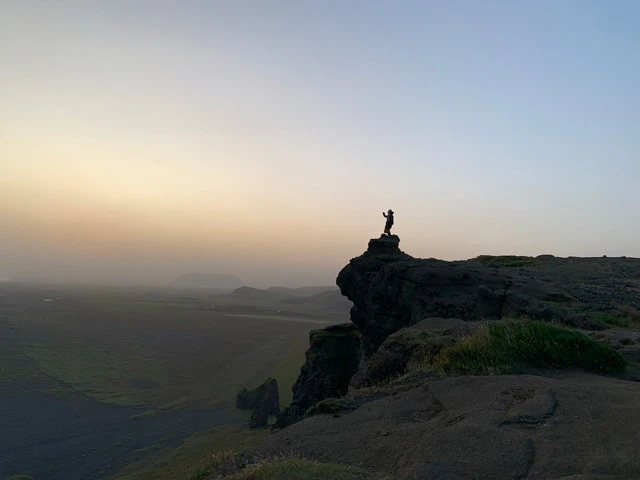 崖の上のマリーシャ