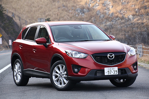 ＣＸ－５　マツダの新世代商品群第１弾が、２０１２年２月に発売されたこの初代ＣＸ－５。世界約１２０ヵ国で累計１４０万台以上を販売して話題を呼んだ