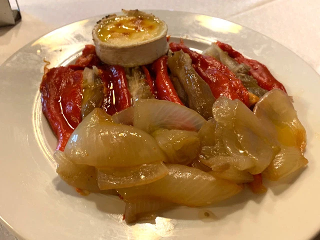 「エスカリバーダ」はグリル野菜のマリネ