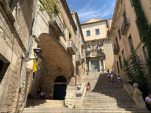 「プハダ・デ・サンドメネク」はジローナで人気の場所